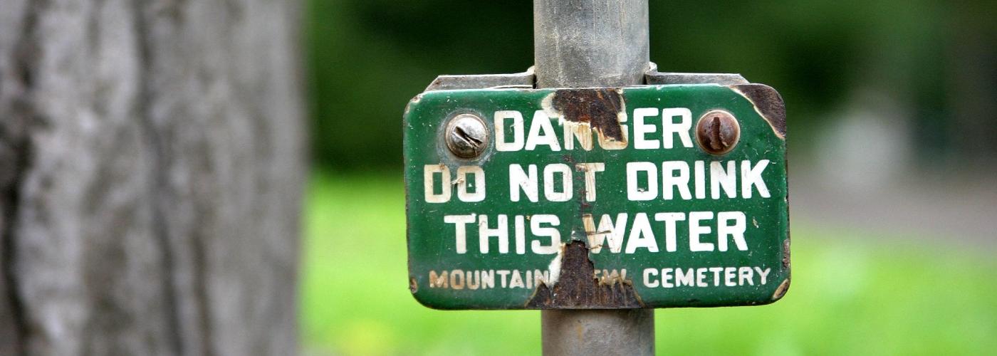 contaminated water sign 