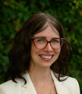 Erin McKee headshot