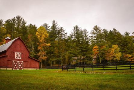 barn in the fall